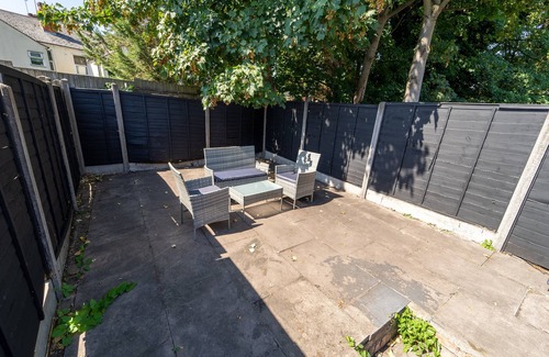 Selly Oak Apartment | Stunning 1-bed Studio in Birmingham Available