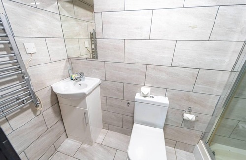 Selly Oak Apartment | Stunning 1-bed Studio in Birmingham Available
