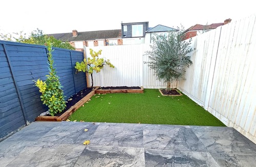 London Borough of Ealing Apartment | Stunning 1-bed Studio in Greenford