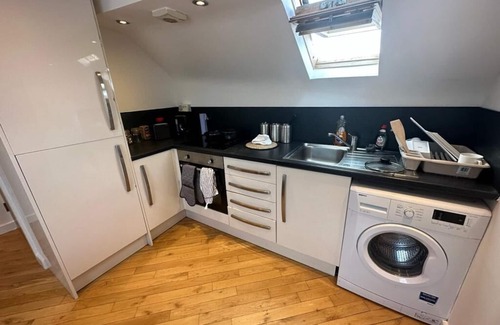 Stanningley Apartment | Stunning 1-bed Studio in Pudsey