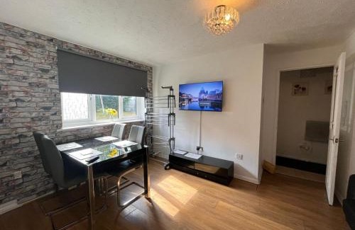 Dagenham Apartment | Stunning 1 bedroom apartment in Dagenham