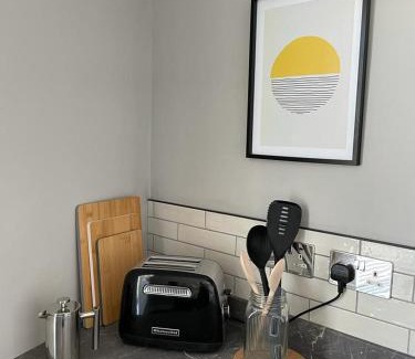 Mumbles Apartment | Stunning 1 bedroom Flat in The Mumbles
