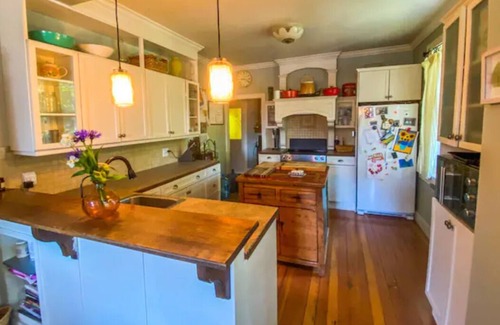 Shawnigan Lake Other | *Stunning 1903 farmhouse on 1/2 acre, Shawnigan Lake 2 min away, sauna
