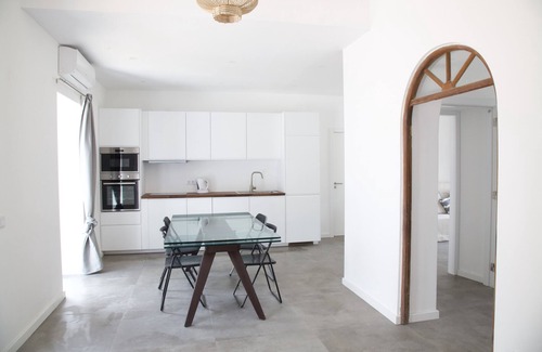 Olhao Villa | Stunning 19th century Villa in Olhao with pool, lush garden, close to beach.