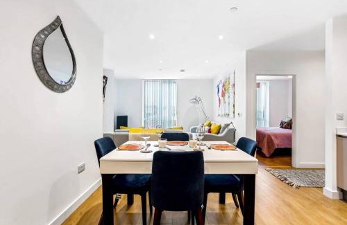 Bracknell Apartment | STUNNING 2 BED/2 BATH IN TOWN CENTRE & PARKING!