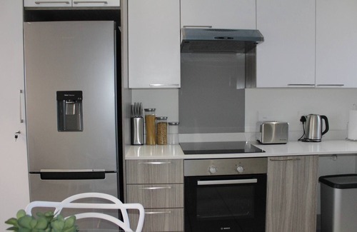 Lone Hill Apartment | Stunning 2 bed Apartment near Monte Casino