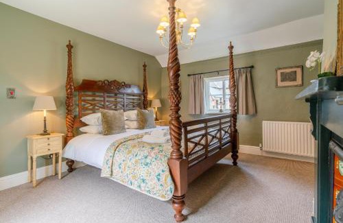 Winchcombe House | Stunning 2 Bed Cotswold Cottage Winchcombe