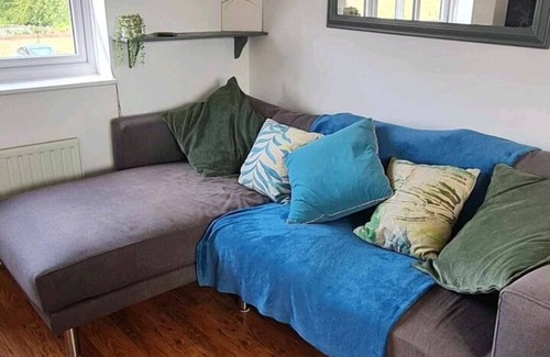 Hewish House | Stunning 2-bed House in Weston-super-mare