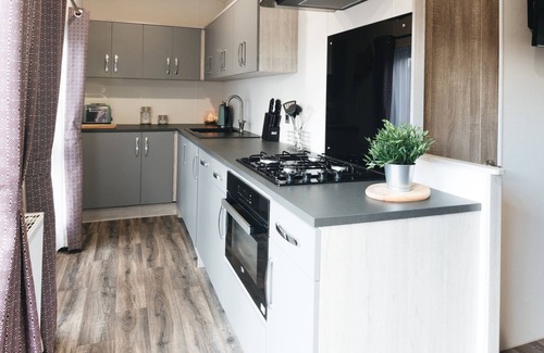 Barmston Cottage | Stunning 2 bed lodge with hot tub - Barmston