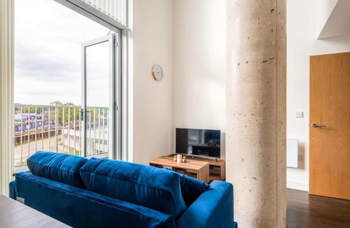 Rotherham Apartment | Stunning 2 Bed Riverside Apartment with Balcony