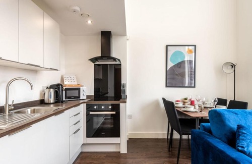 Rotherham Apartment | Stunning 2 Bed Riverside Apartment with Balcony