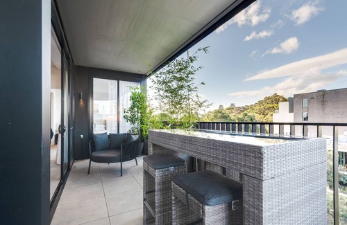Waterloo Apartment | Stunning 2-Bed with Spacious Balcony Near CBD