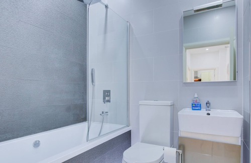 Fareham Apartment | Stunning 2 bedroom Apartment in Fareham with free parking.