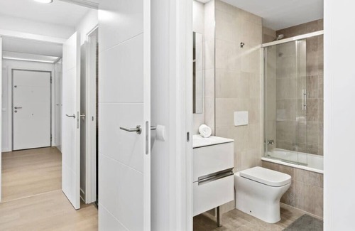San Diego Apartment | Stunning 2 Bedroom Apartment near Adelfas