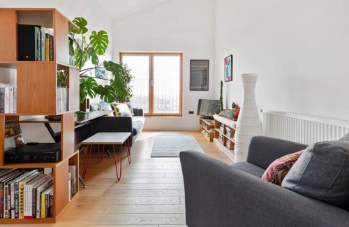Shacklewell Apartment | Stunning 2 Bedroom Apartment in Dalston