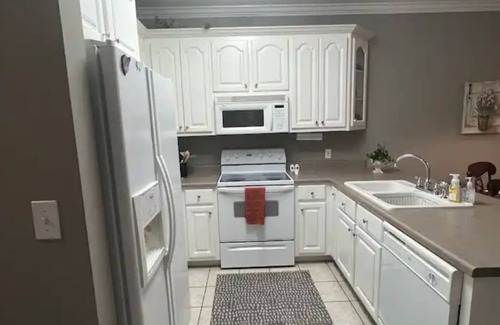 Athens Condo | Stunning 2 Bedroom Condo With Water Views!