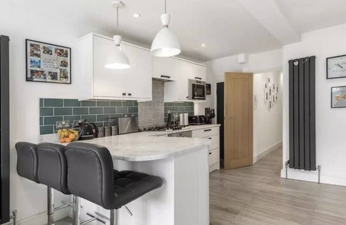 Lambeth Apartment | Stunning 2 Bedroom Garden Flat!