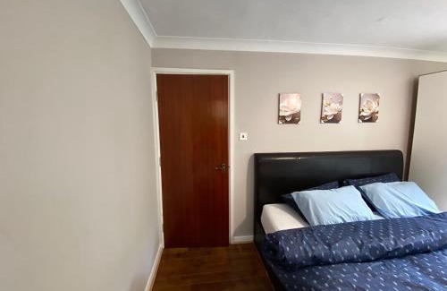 Fairfield Apartment | STUNNING 2 BEDROOM WITH GARDEN Sleep 6