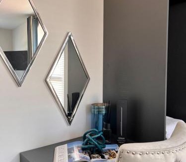 Liverpool Apartment | Stunning 2 bedroomed apartment on Allerton Road, Sleeps 4