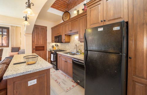 Nopolo House | Stunning 2 Bedrooms & 2 Baths Amazing Mountain Views