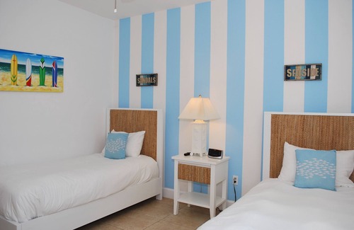 North Bimini Condo | Stunning 2/2 Condo within walking distance to beach, pools, casino and dining