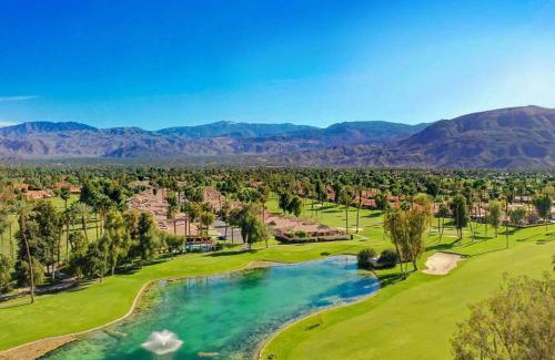 Palm Desert House | Stunning 2BD 3BA Private hot tub 36 pools BBQ