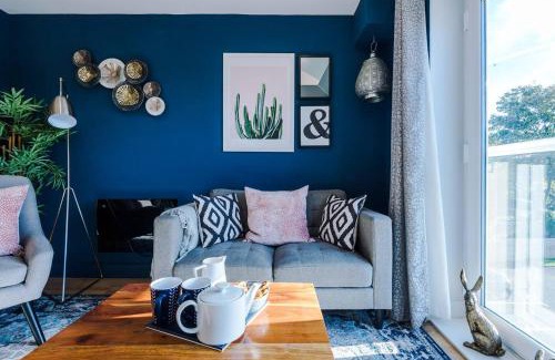 Handsworth Apartment | Stunning 2bedroom 2bathroom Apt With Parking Space