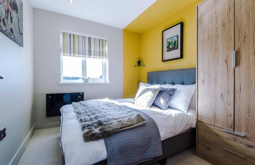 Handsworth Apartment | Stunning 2bedroom 2bathroom Apt With Parking Space