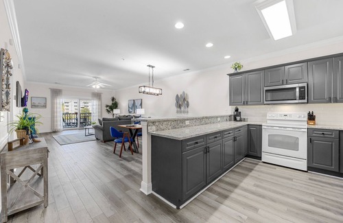 Central Myrtle Beach Condo | Stunning 2BR 2BA Golf Villa Near Beach