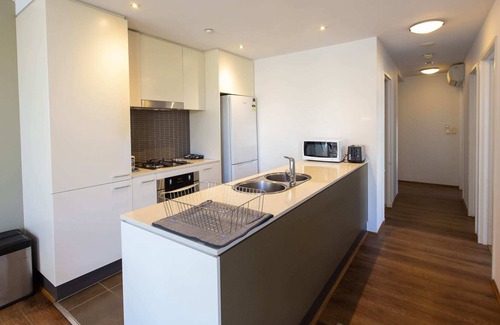 Zetland Apartment | Stunning 2BR Apartment In Central Location
