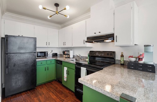 Pacifica Apartment | Stunning 2BR Ocean Mountain Sunset View