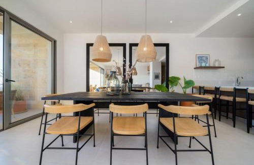 El Tezal House | Stunning 2BR PH with Views and Private Rooftop