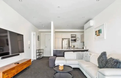 Auckland Central Business District House | Stunning 2BR + Viaduct Views+Parking Zodiak Stays