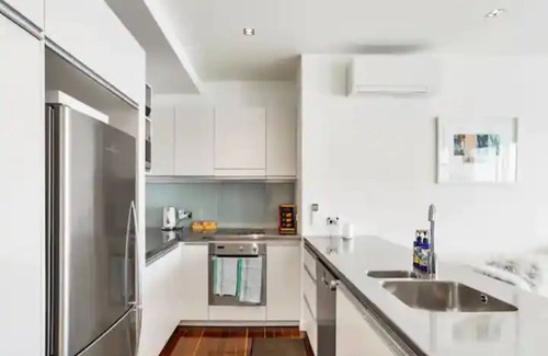 Auckland Central Business District House | Stunning 2BR + Viaduct Views+Parking Zodiak Stays