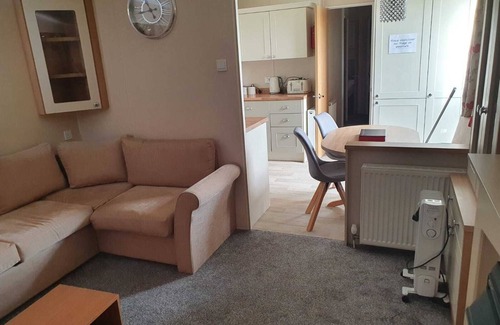 Clacton-on-Sea House | Stunning 3-bed Caravan in Clacton-on-sea