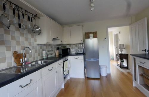 Evershot Cottage | Stunning 3-bed Cottage in Dorchester