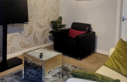 Wolverhampton House | Stunning 3 bed home at the heart of Wolverhampton