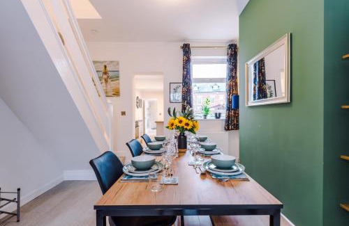 Nantwich House | Stunning 3-bed home in Nantwich by 53 Degrees Property - Amazing location, Ideal for Groups - Sleeps 6