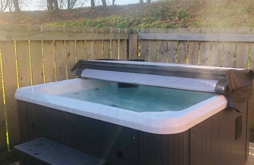 Morpeth House | Stunning 3-bed Hot Tub Lodge, Northumberland