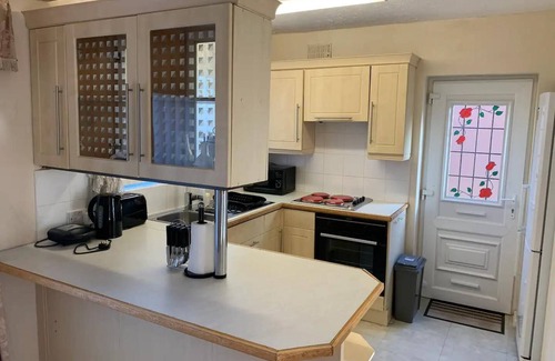 Cheadle House | Stunning 3-Bed House in Cheadle