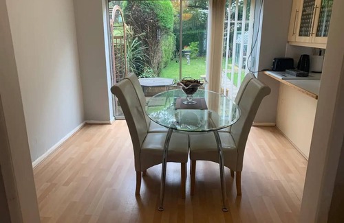 Cheadle House | Stunning 3-Bed House in Cheadle