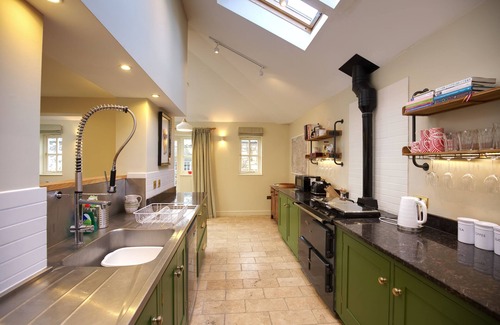 Denbigh House | Stunning 3-Bed House in a private hidden valley