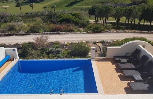 Budens Villa | Stunning 3 bed villa with pool- Golf & Beach