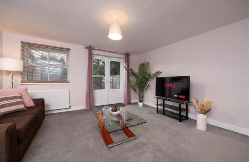 Market Rasen House | Stunning 3 bed with parking & garden
