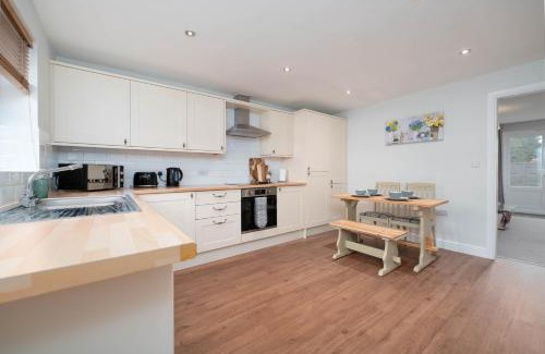 Market Rasen House | Stunning 3 bed with parking & garden