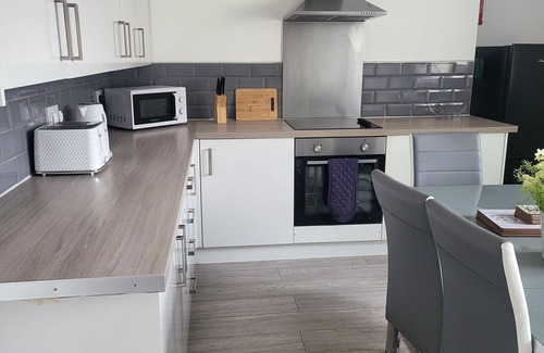 Abercwmboi House | Stunning 3 bedroom house in Merthyr Tydfil.