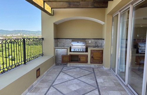 Flamingos Resort | Stunning 3‑Bedroom Ocean-View Penthouse - Christmas Week 2025 Villa La Estancia