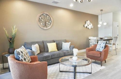 Four Corners House | Stunning 3 bedroom 3 bath townhome 363