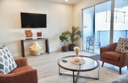 Four Corners House | Stunning 3 bedroom 3 bath townhome 363
