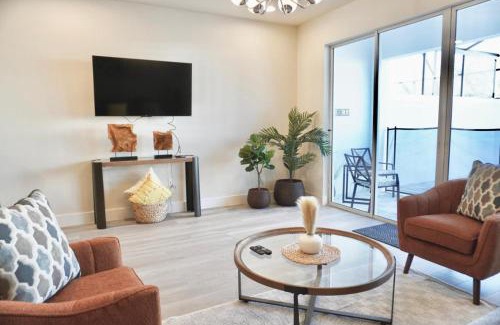 Four Corners House | Stunning 3 bedroom 3 bath townhome 363